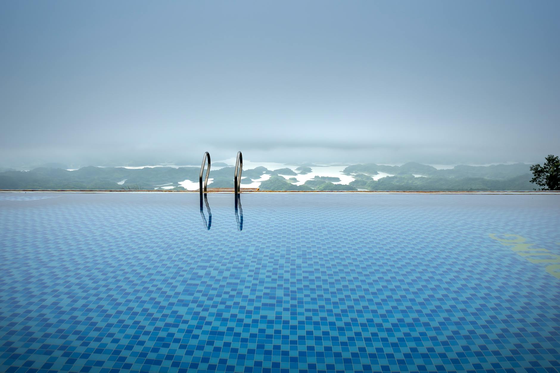 Infinity Pools in Adelaide — Feasibility, Cost, and View-Line Design — Adelaide pool and spa illustration
